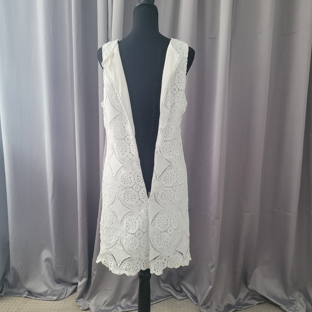 Dress - Picture 8 of 8
